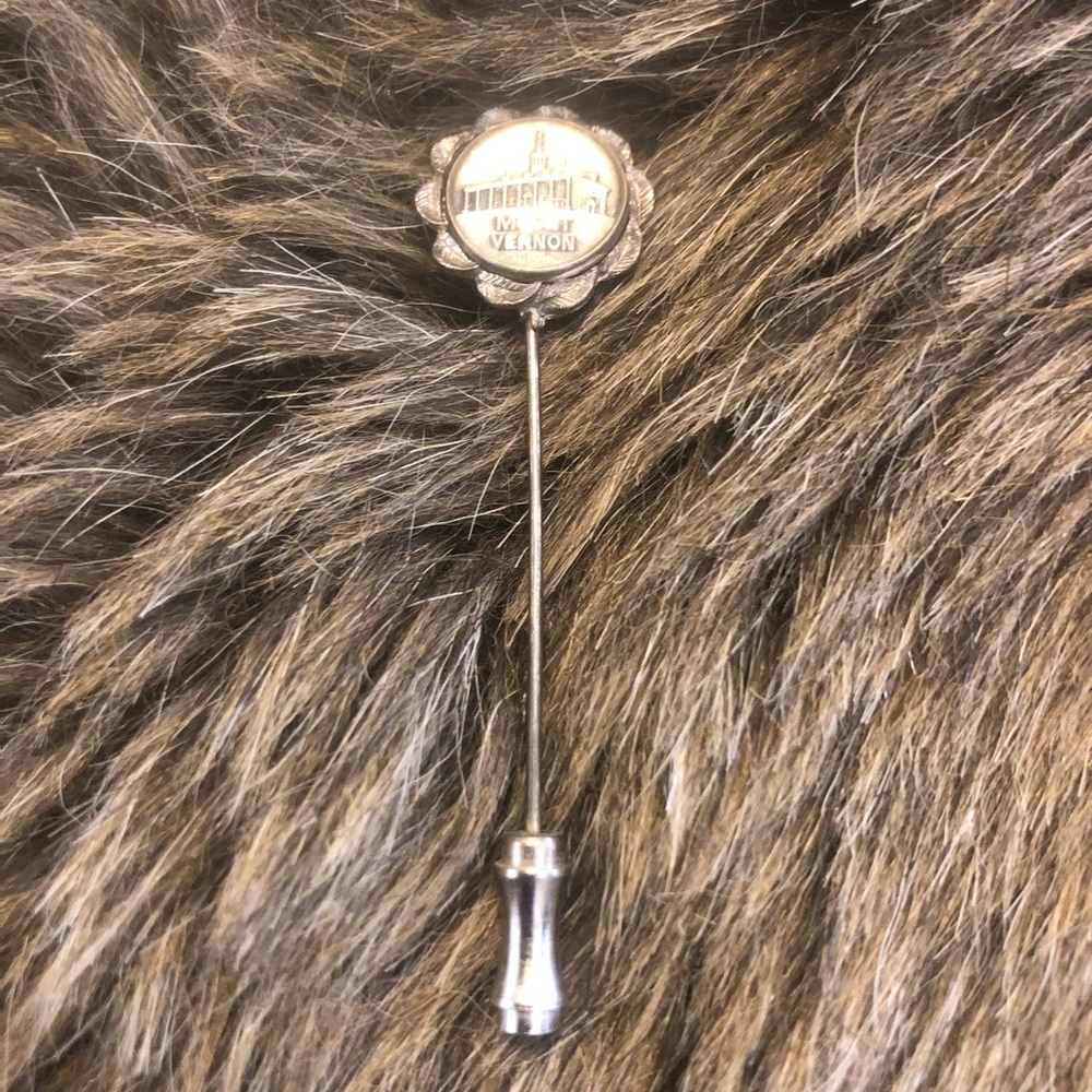 Antique Mount Vernon silver tone hat pin stick pin
